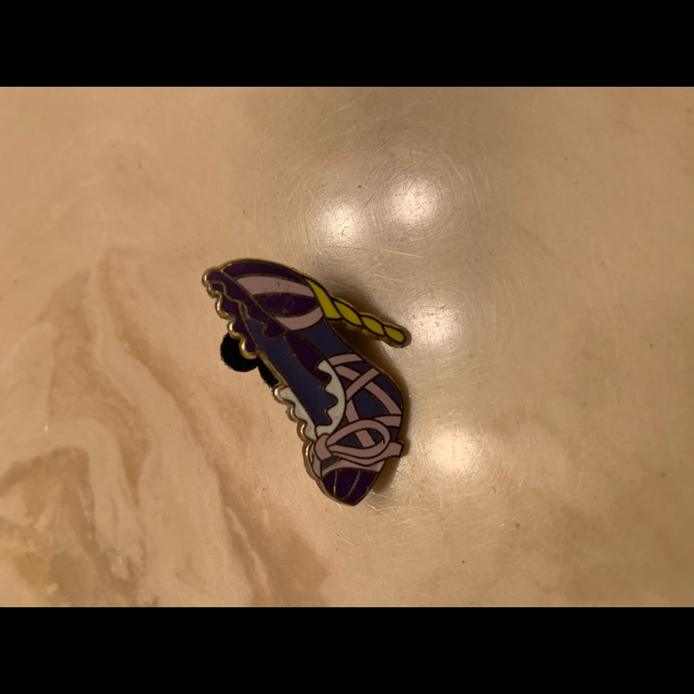 Rapunzel’s Shoe Pin